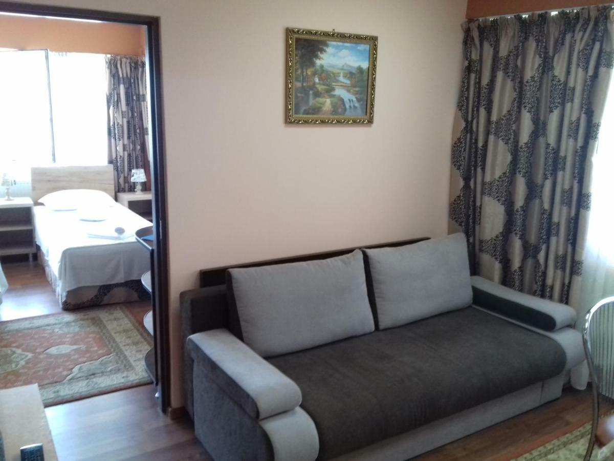 Hotel Casa Paul à Galaţi Extérieur photo